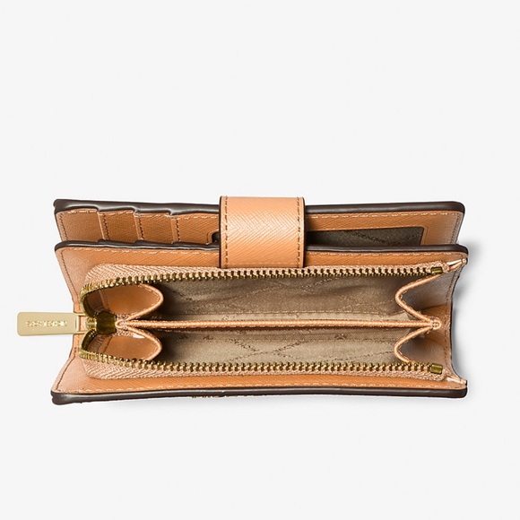 MICHAEL KORS
Medium Crossgrain Leather Wallet
Cider
NWT - Picture 4 of 16